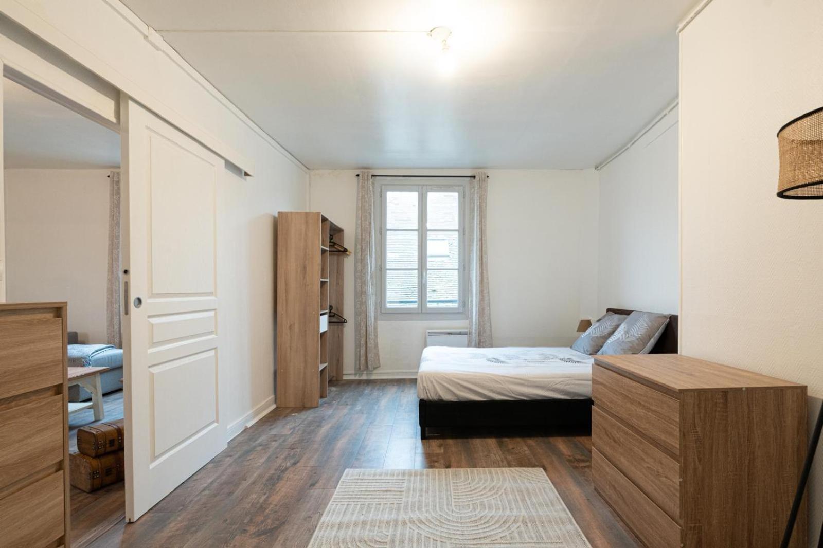 Appartement Au Coeur De Senlis Senlis  Ngoại thất bức ảnh